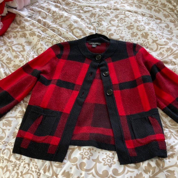 🛍️🛍️ 3 for $5. Plaid sweater vest - Picture 1 of 6